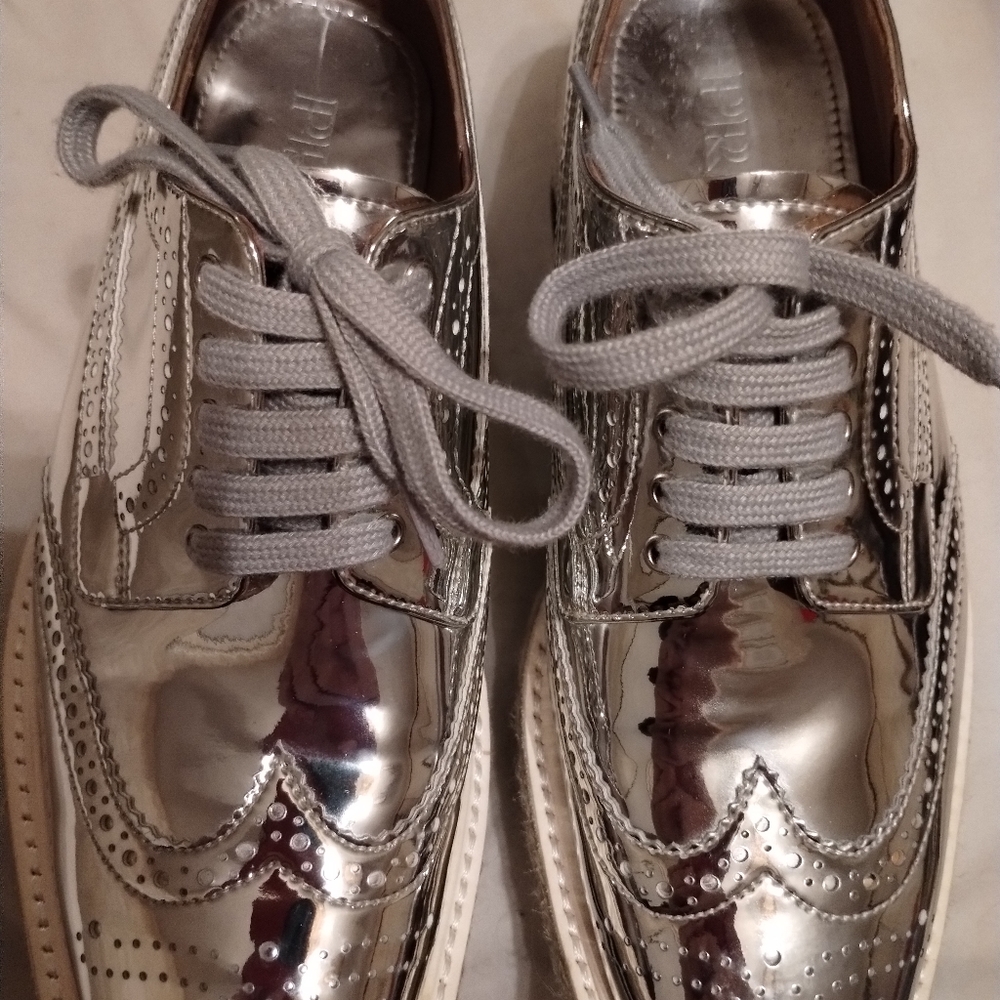 PRADA Silver Leather Wingtip Brogue Platform Oxfords Women Size 36
